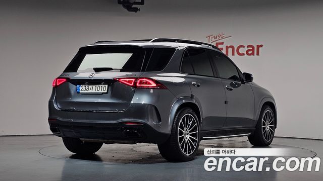 Mercedes-Benz GLE-Class 2022 — photo 2