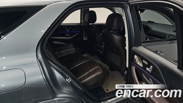 Mercedes-Benz GLE-Class 2022 — photo 18