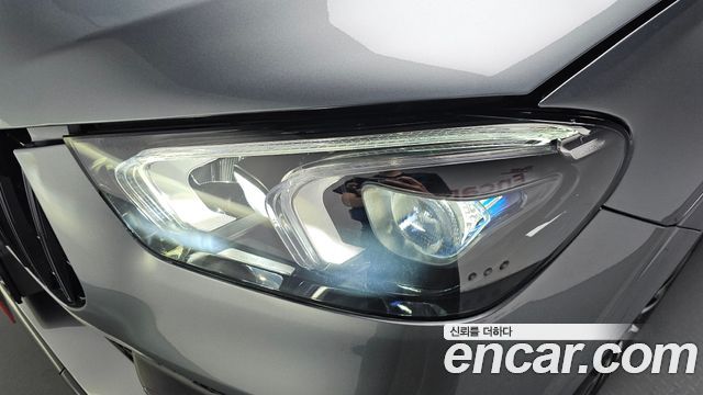 Mercedes-Benz GLE-Class 2022 — photo 8