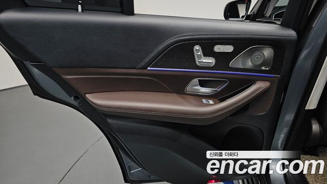Mercedes-Benz GLE-Class 2022 — photo 15