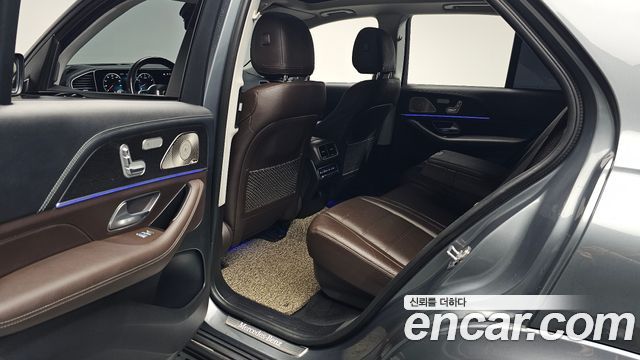 Mercedes-Benz GLE-Class 2022 — photo 16