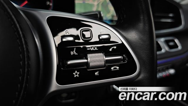 Mercedes-Benz GLE-Class 2022 — photo 33