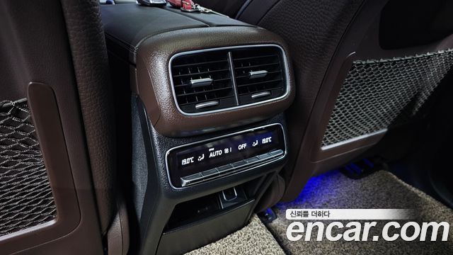 Mercedes-Benz GLE-Class 2022 — photo 37