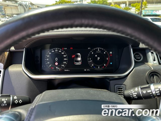Land Rover Range Rover 2018 — photo 11