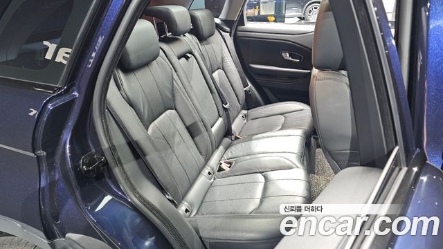 Land Rover Range Rover Evoque 2018 — photo 17