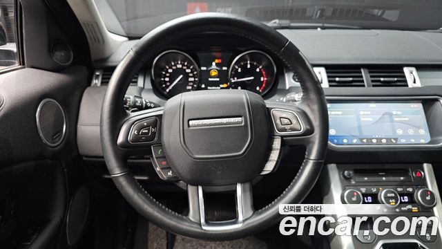 Land Rover Range Rover Evoque 2018 — photo 19