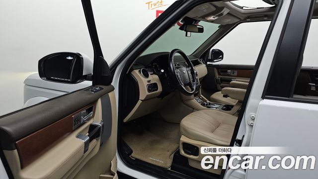 Land Rover Discovery 2016 — photo 10
