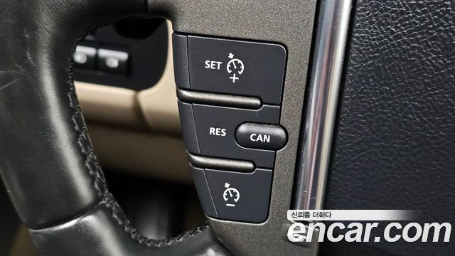 Land Rover Discovery 2016 — photo 18