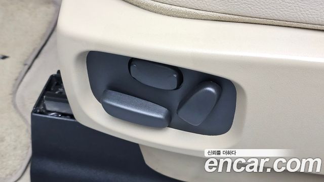Land Rover Discovery 2016 — photo 19