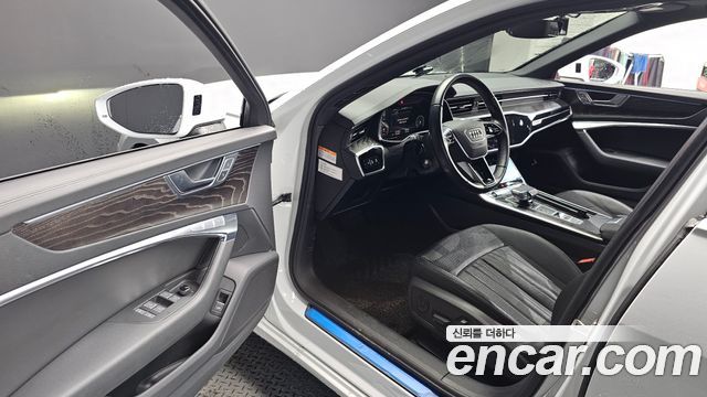 Audi A6 2021 — photo 13