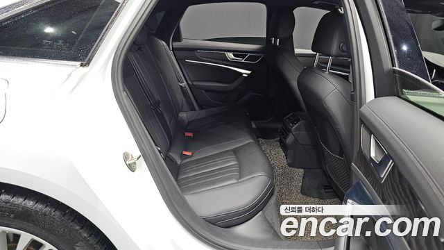 Audi A6 2021 — photo 17