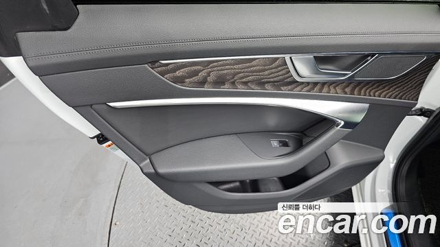 Audi A6 2021 — photo 15