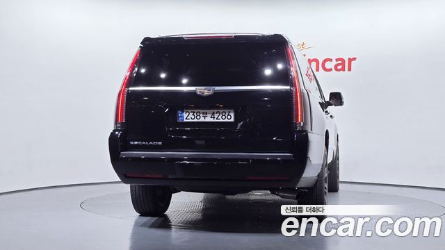 Cadillac Escalade 2018 — photo 4