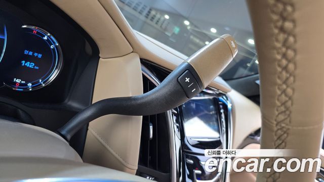 Cadillac Escalade 2018 — photo 9