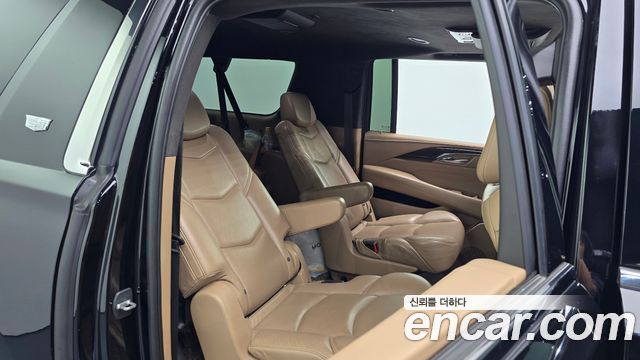Cadillac Escalade 2018 — photo 12