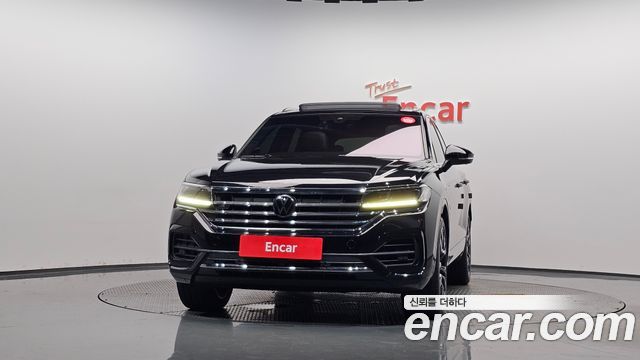 Volkswagen Touareg 2021 — photo 3