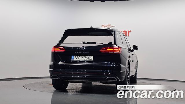 Volkswagen Touareg 2021 — photo 4
