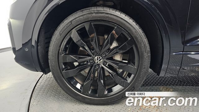 Volkswagen Touareg 2021 — photo 5