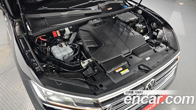 Volkswagen Touareg 2021 — photo 6