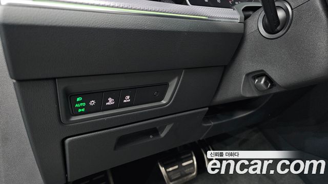Volkswagen Touareg 2021 — photo 20