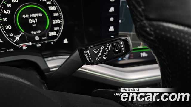 Volkswagen Touareg 2021 — photo 22
