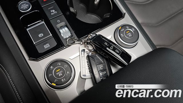 Volkswagen Touareg 2021 — photo 25