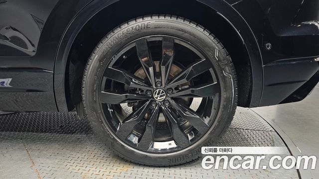 Volkswagen Touareg 2021 — photo 7
