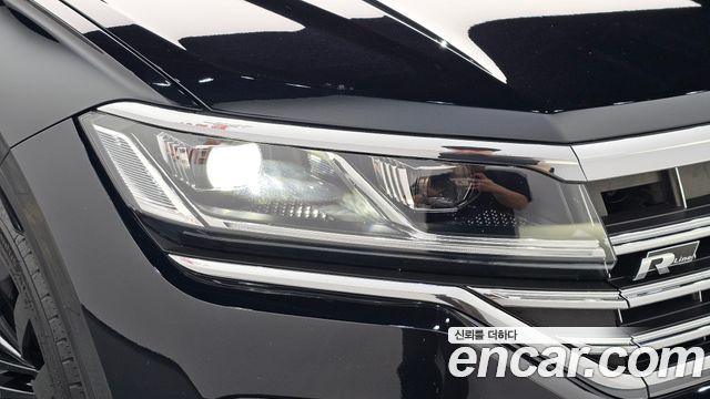 Volkswagen Touareg 2021 — photo 8