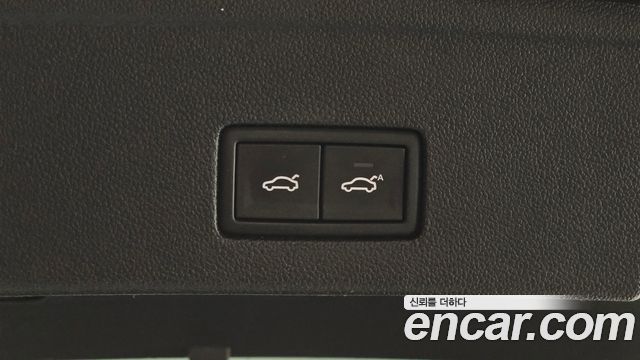 Volkswagen Touareg 2021 — photo 38