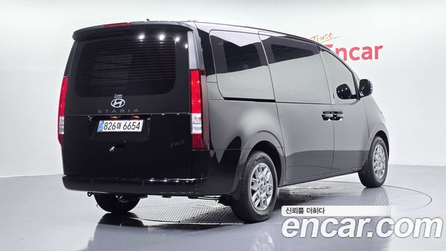 Hyundai Staria 2026 — photo 2