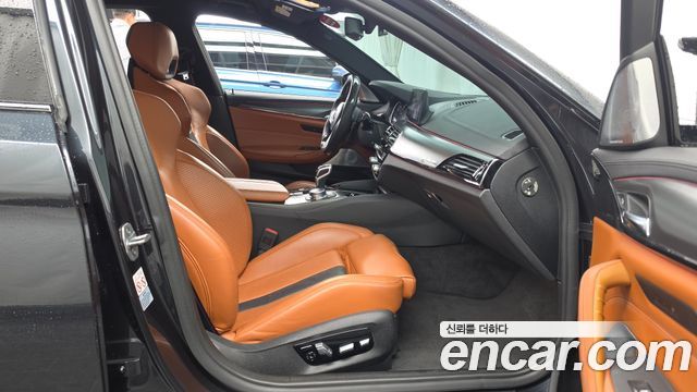 BMW M5 2019 — photo 17