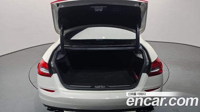 Maserati Quattroporte 2016 — photo 24