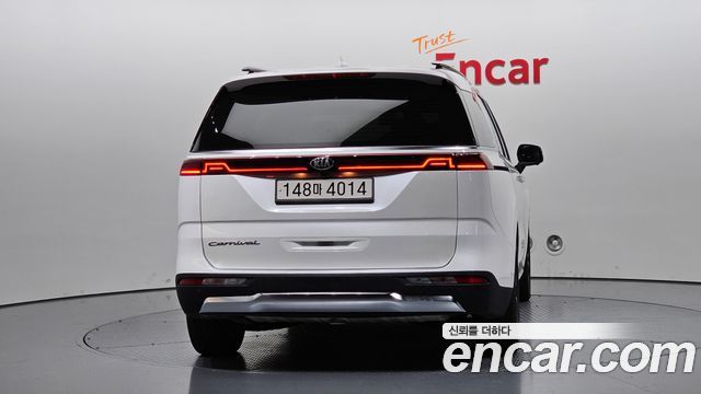 Kia Canival 2021 — photo 4