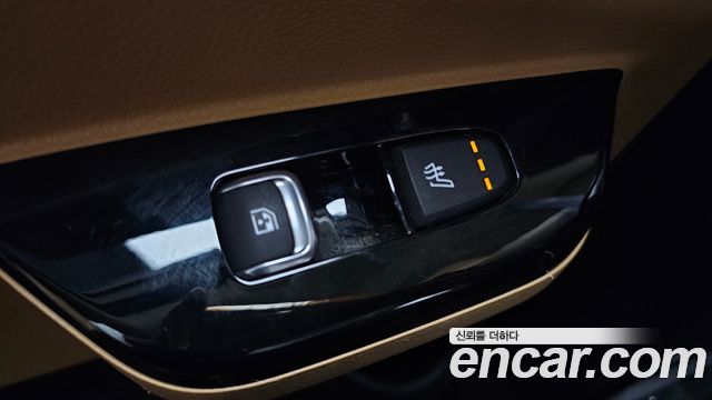 Kia Canival 2021 — photo 17