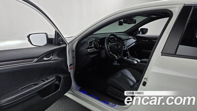 Honda Civic 2019 — photo 13