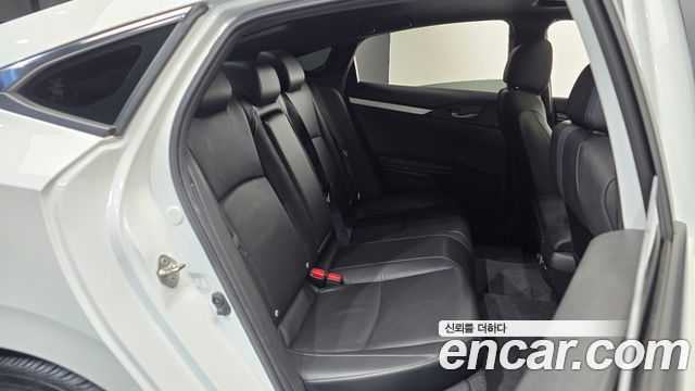 Honda Civic 2019 — photo 17