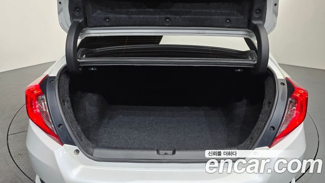 Honda Civic 2019 — photo 25