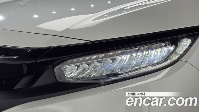 Honda Civic 2019 — photo 8