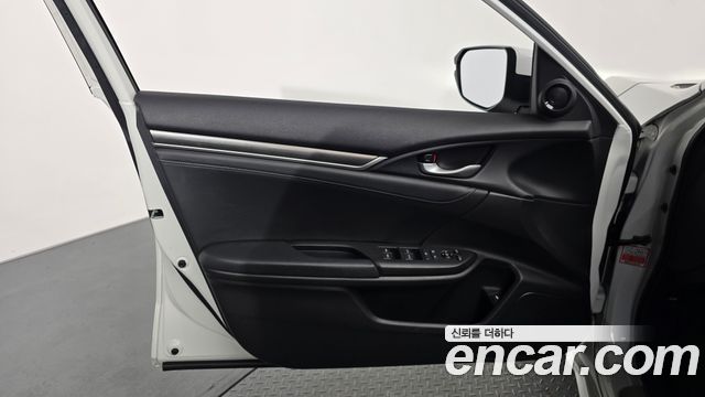 Honda Civic 2019 — photo 14