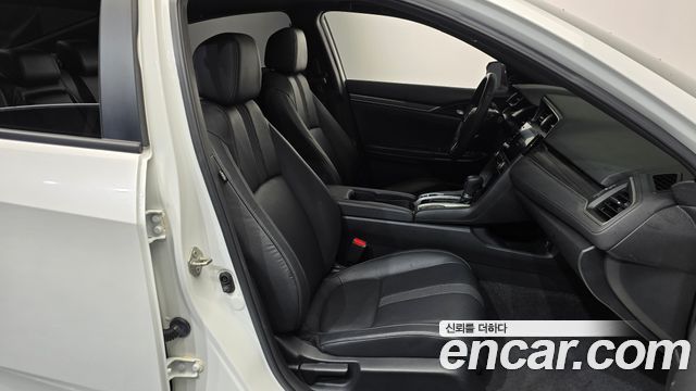 Honda Civic 2019 — photo 16