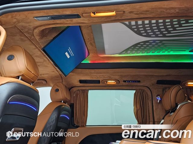 Mercedes-Benz V-Class 2023 — photo 19