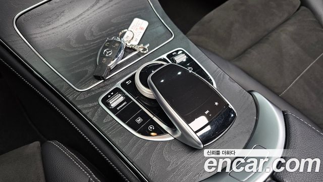 Mercedes-Benz GLC-Class 2018 — photo 22