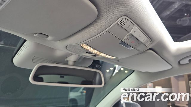 Mercedes-Benz GLC-Class 2018 — photo 24