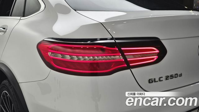 Mercedes-Benz GLC-Class 2018 — photo 9