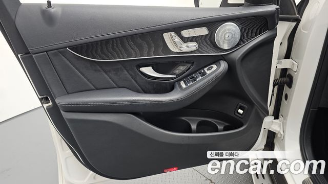 Mercedes-Benz GLC-Class 2018 — photo 14