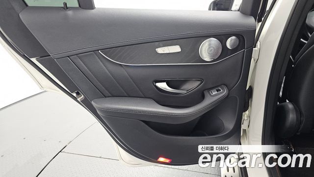 Mercedes-Benz GLC-Class 2018 — photo 15
