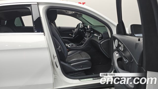 Mercedes-Benz GLC-Class 2018 — photo 16