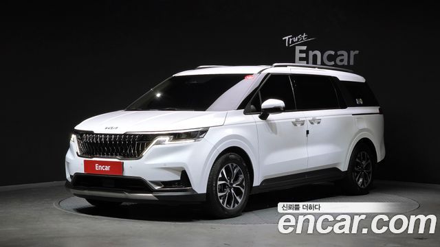 Kia Canival 2023 — photo 1