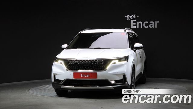 Kia Canival 2023 — photo 3