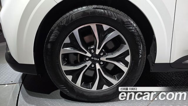 Kia Canival 2023 — photo 5